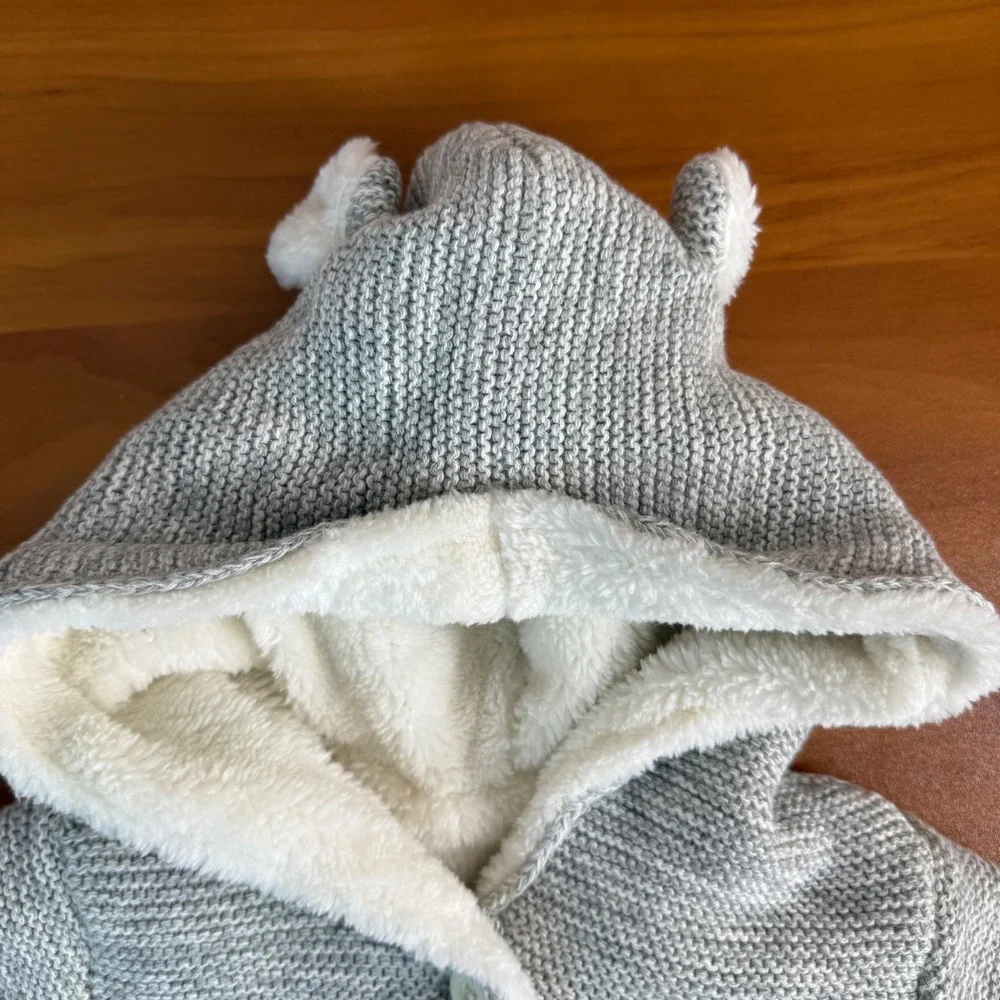 Baby Gap Gray Knit Hooded Cardigan Jacket with Bear Ears 6 12‎ Months
